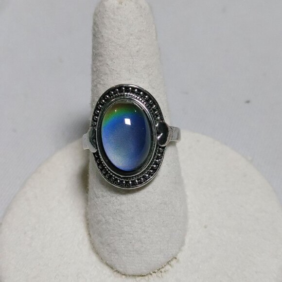 Mood Ring Silver Alloy Band Size 7 Oval Color Changing Gemstone Heart Accent - Picture 8 of 8